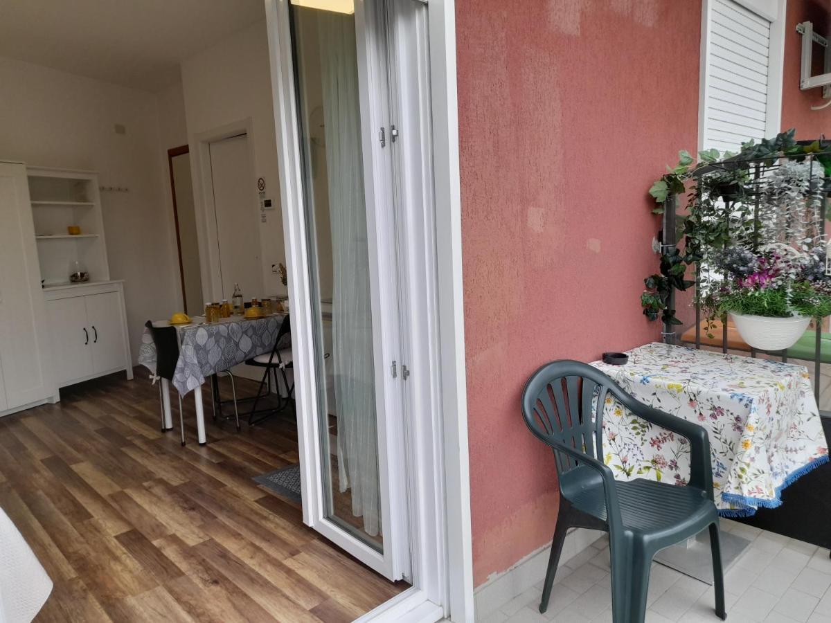 Cristel Malpensa Room Кардано ал Кампо Екстериор снимка